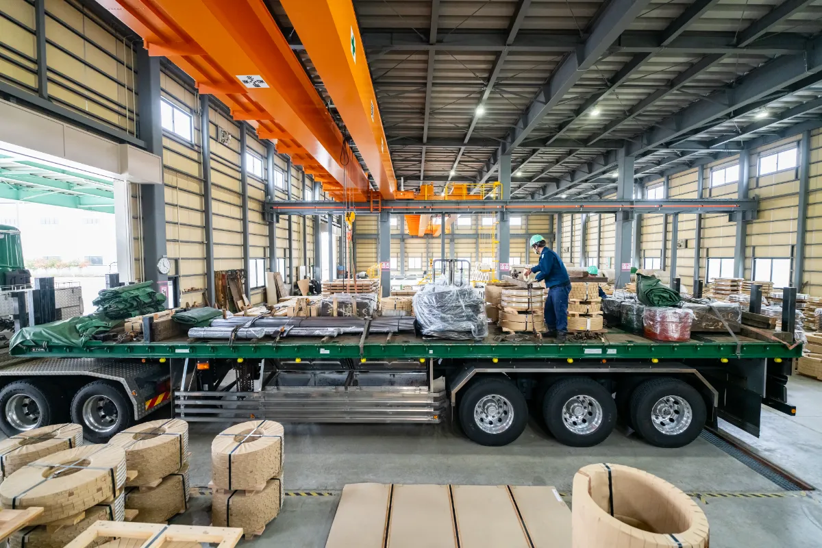 燕運送の作業風景